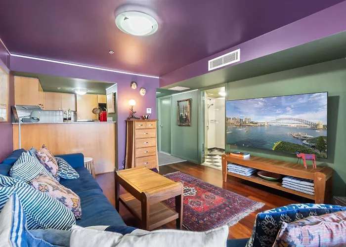 Artsy Boho Den In Iconic Fingerwharf Woolloomoolo