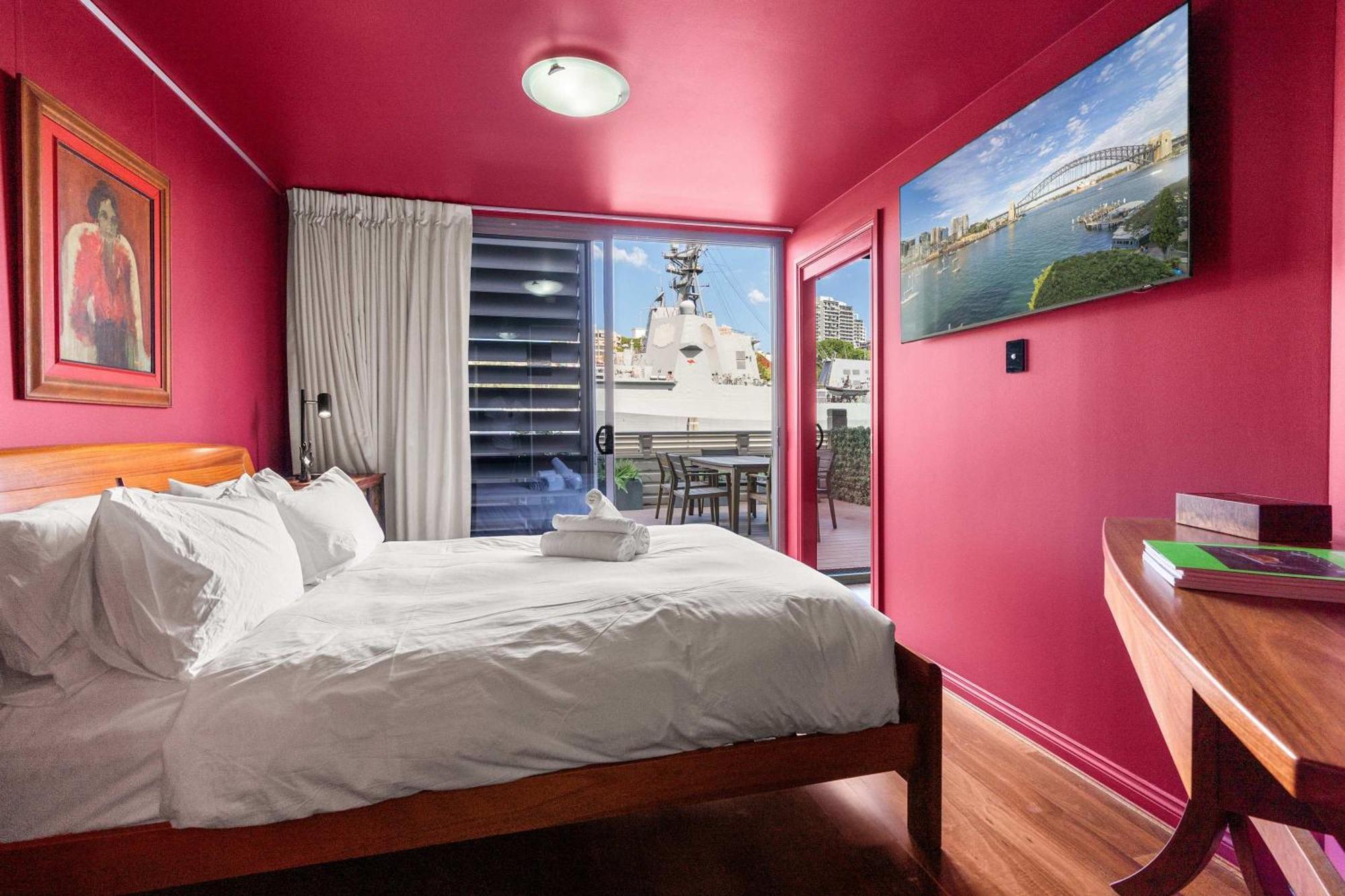 Artsy Boho Den In Iconic Fingerwharf Woolloomoolo Sydney
