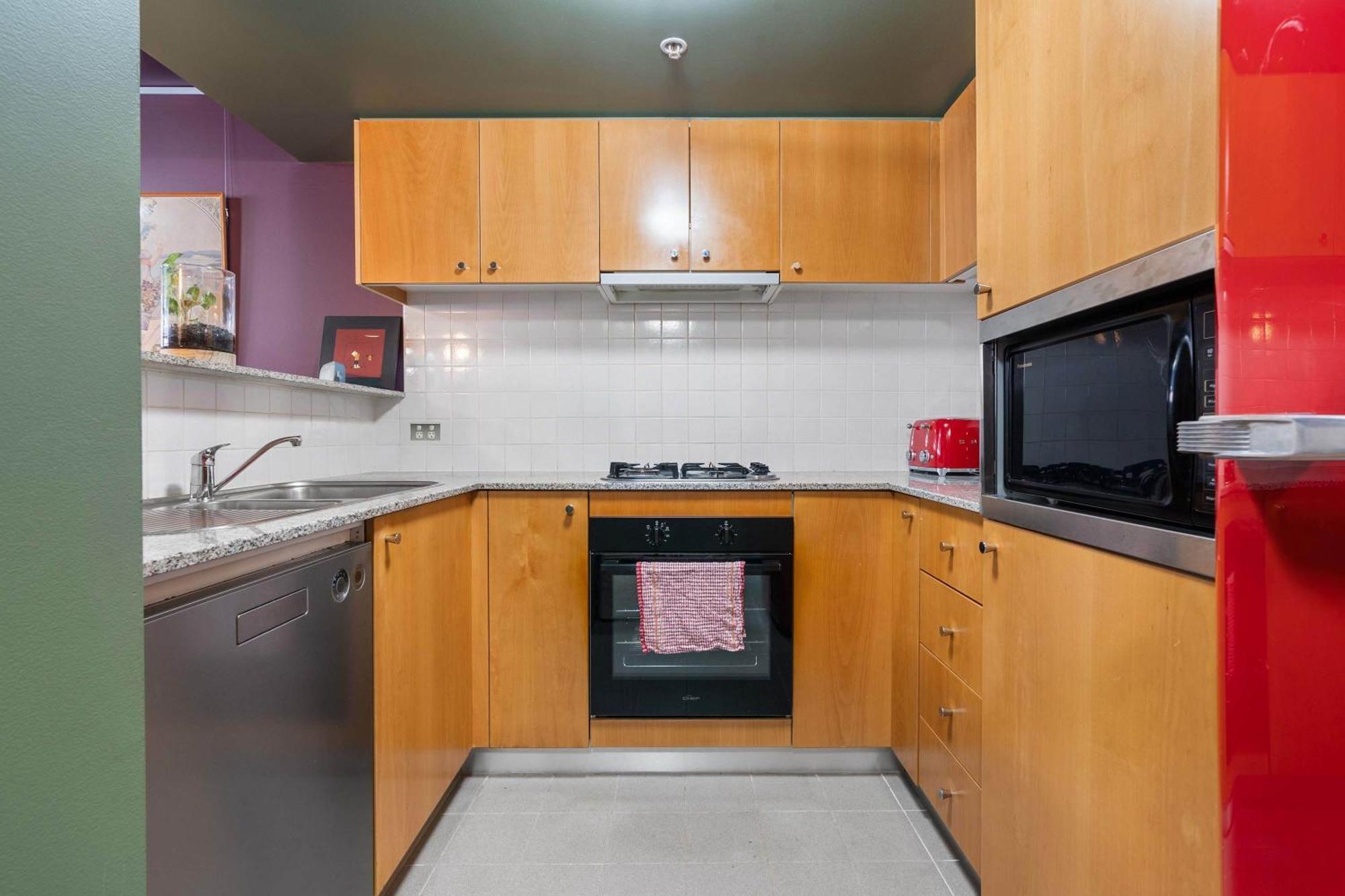 Artsy Boho Den In Iconic Fingerwharf Woolloomoolo Apartment